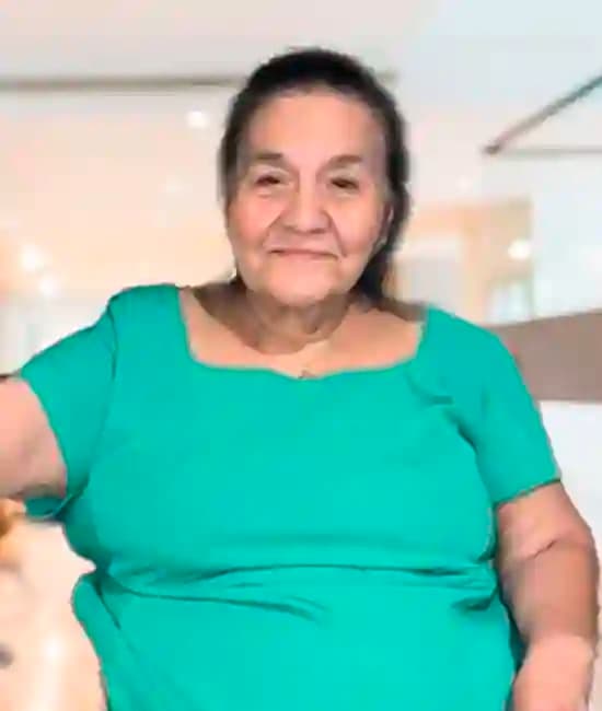 Dra. Julia Naula López
